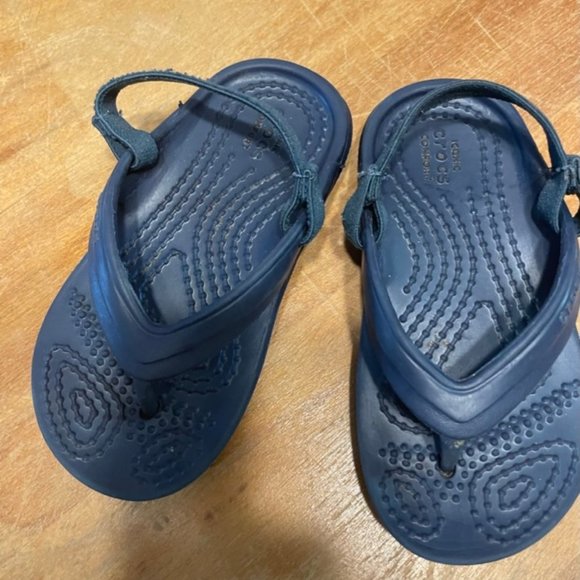 CROCS Other - CROCS KIDS SANDALS  Flip Flop with Strap  TODDLER SIZE 7